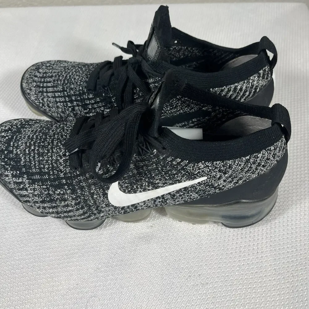 Nike‎ Air Vapormax Flyknit 3 Sneaker Women’s SZ 8.5 Black/White AJ6910-001 - Picture 8 of 13